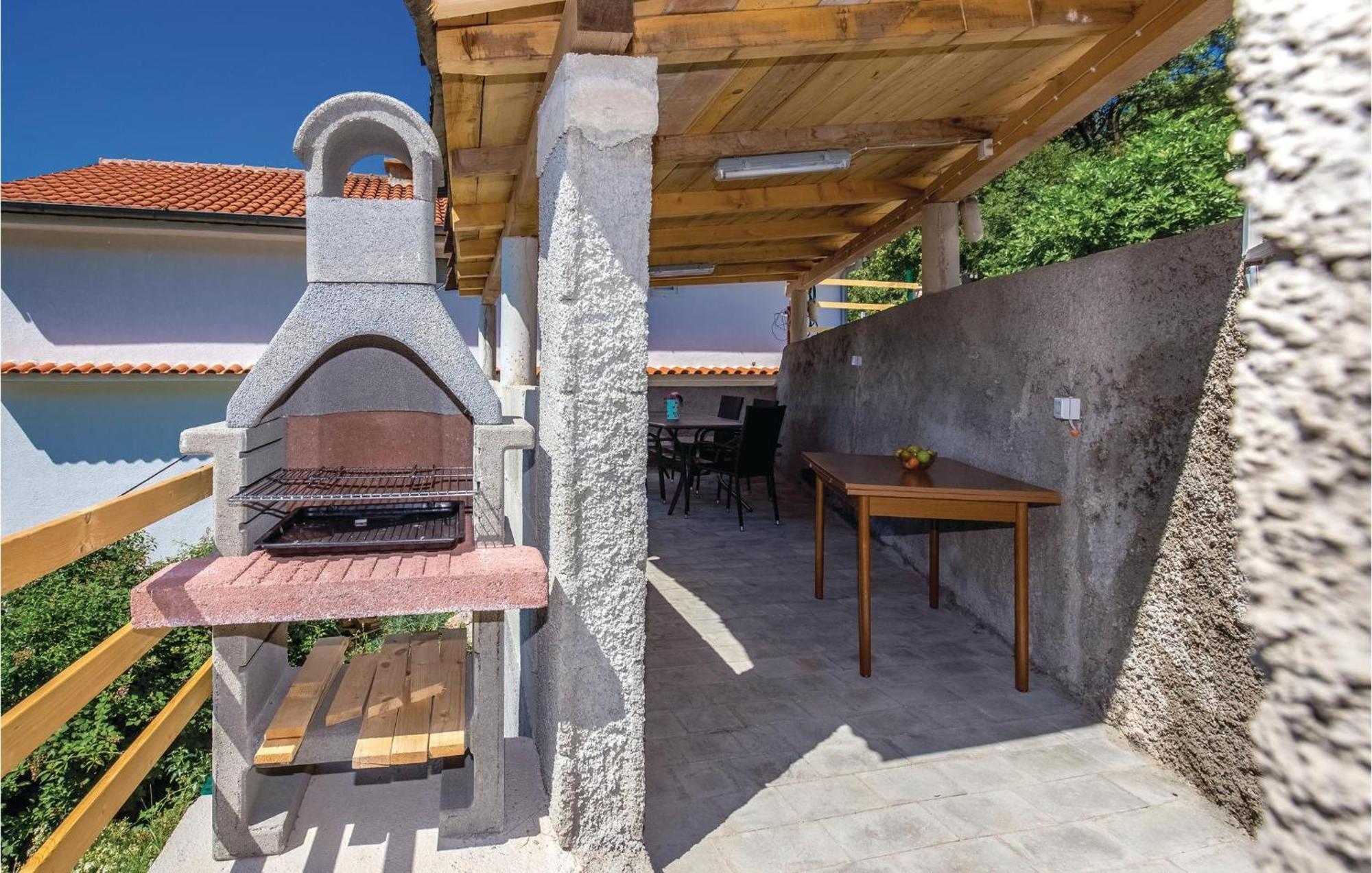 Lovely Apartment In Bribir With Kitchen Exterior photo